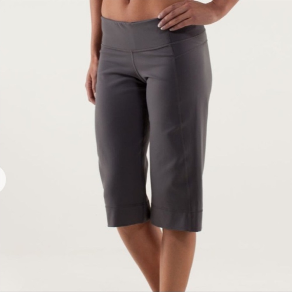 Lululemon Shorts Crop Capri Clamdigger Gray